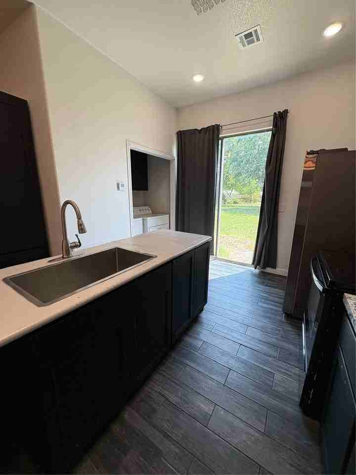 2409 S Willard Ave - Photo 6 of 14