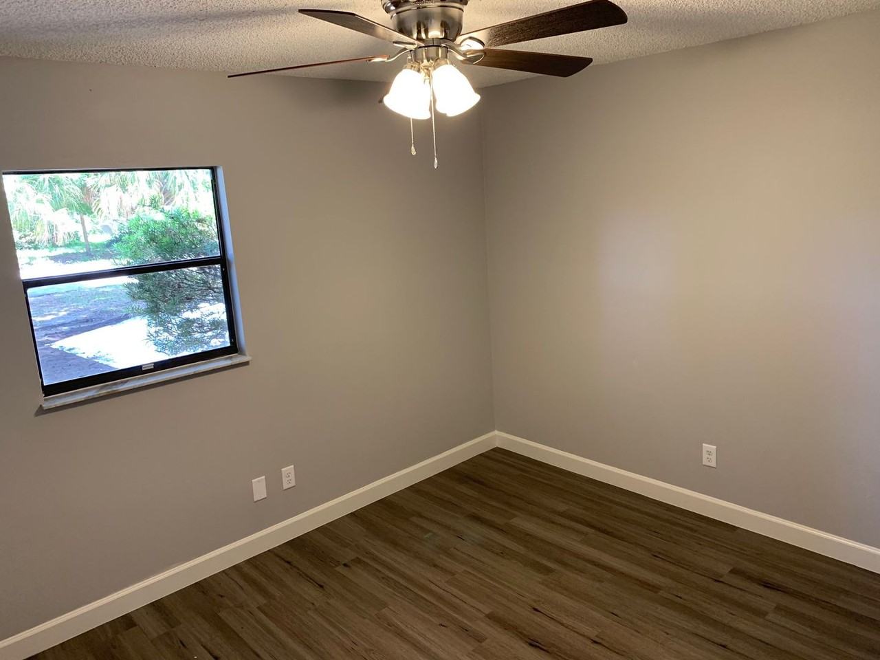 527 Hill St - Photo 6 of 12