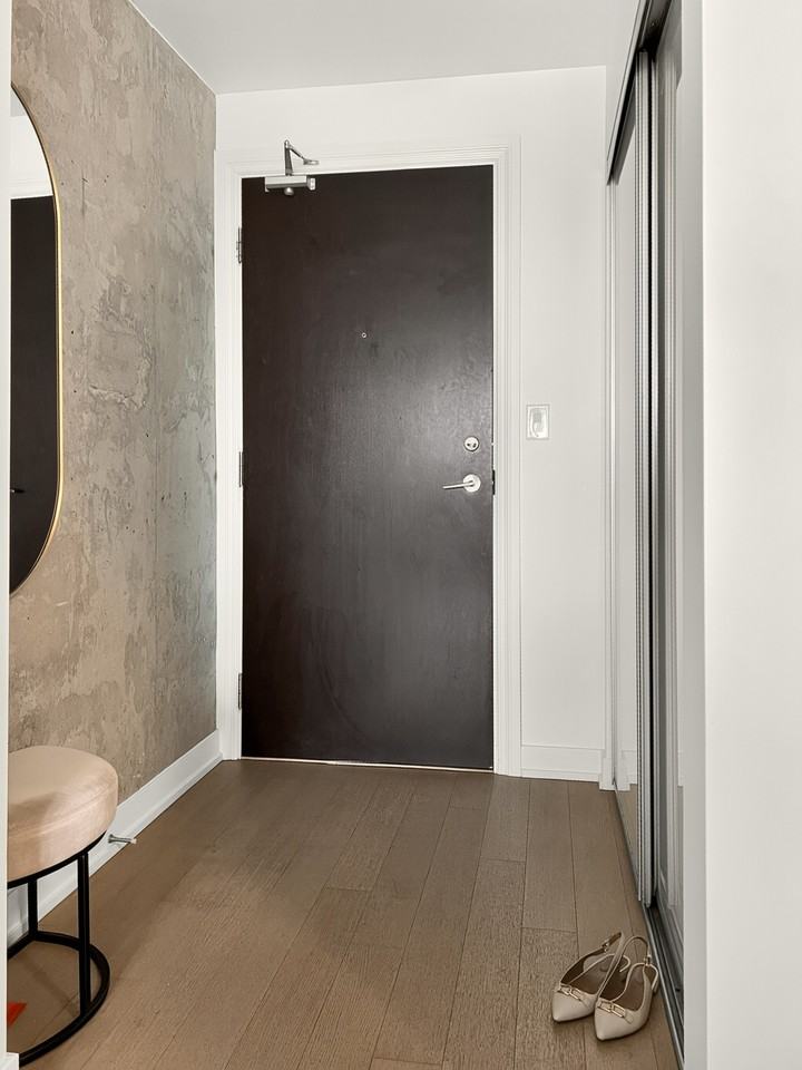 205 Manning Avenue #501 - Photo 5 of 22