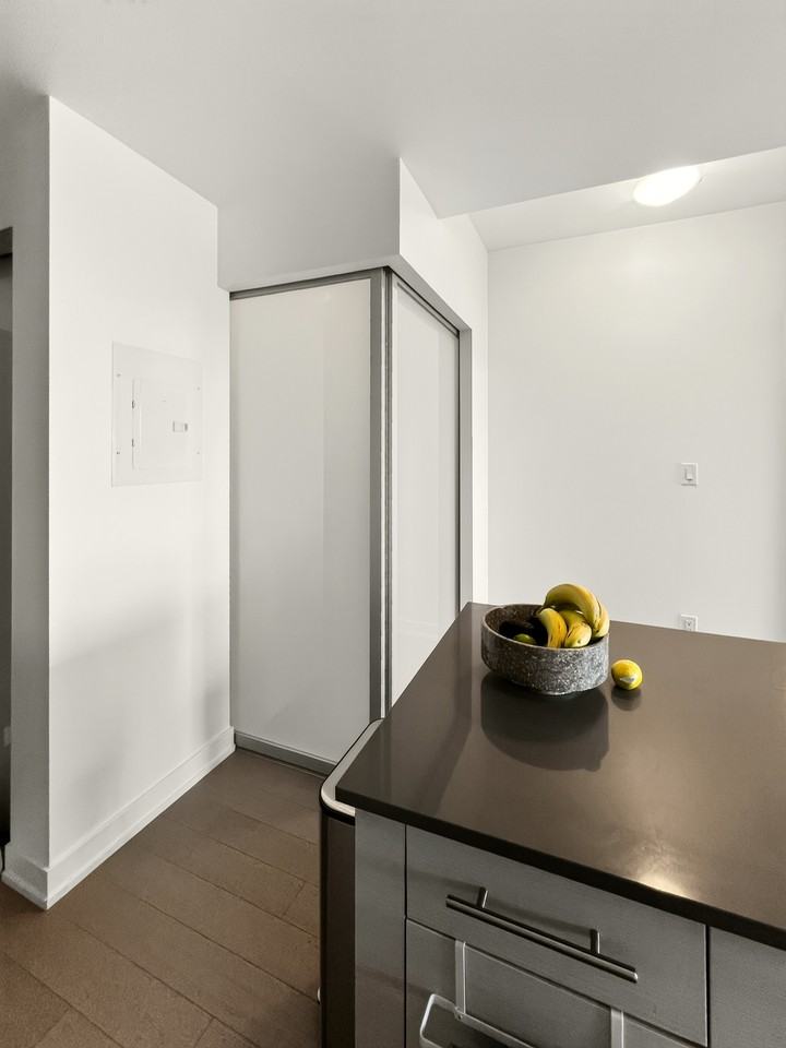 205 Manning Avenue #501 - Photo 4 of 22