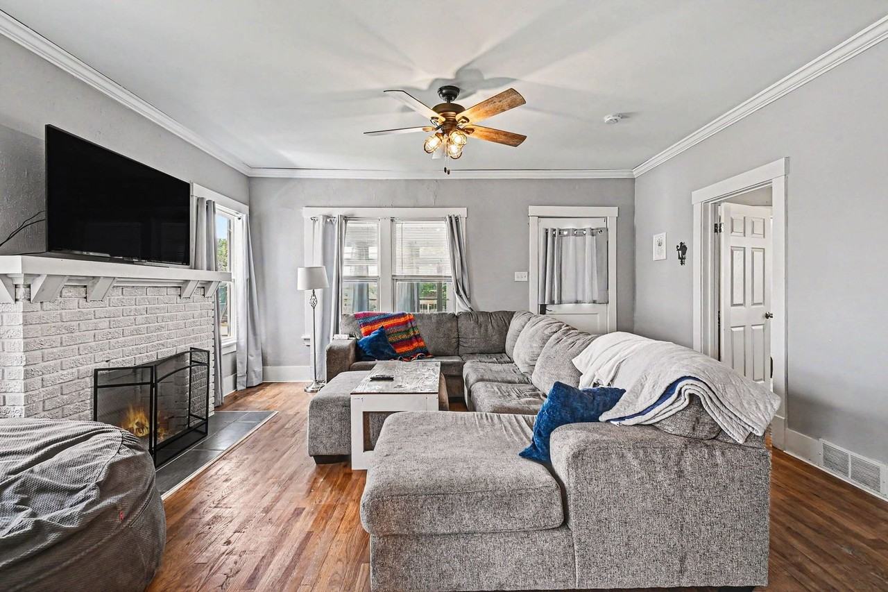 2818 N 45th St - Photo 4 of 22