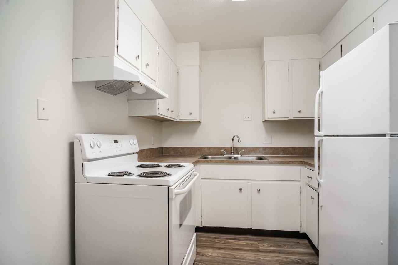 The Riviera Apartments - Photo 7 of 19
