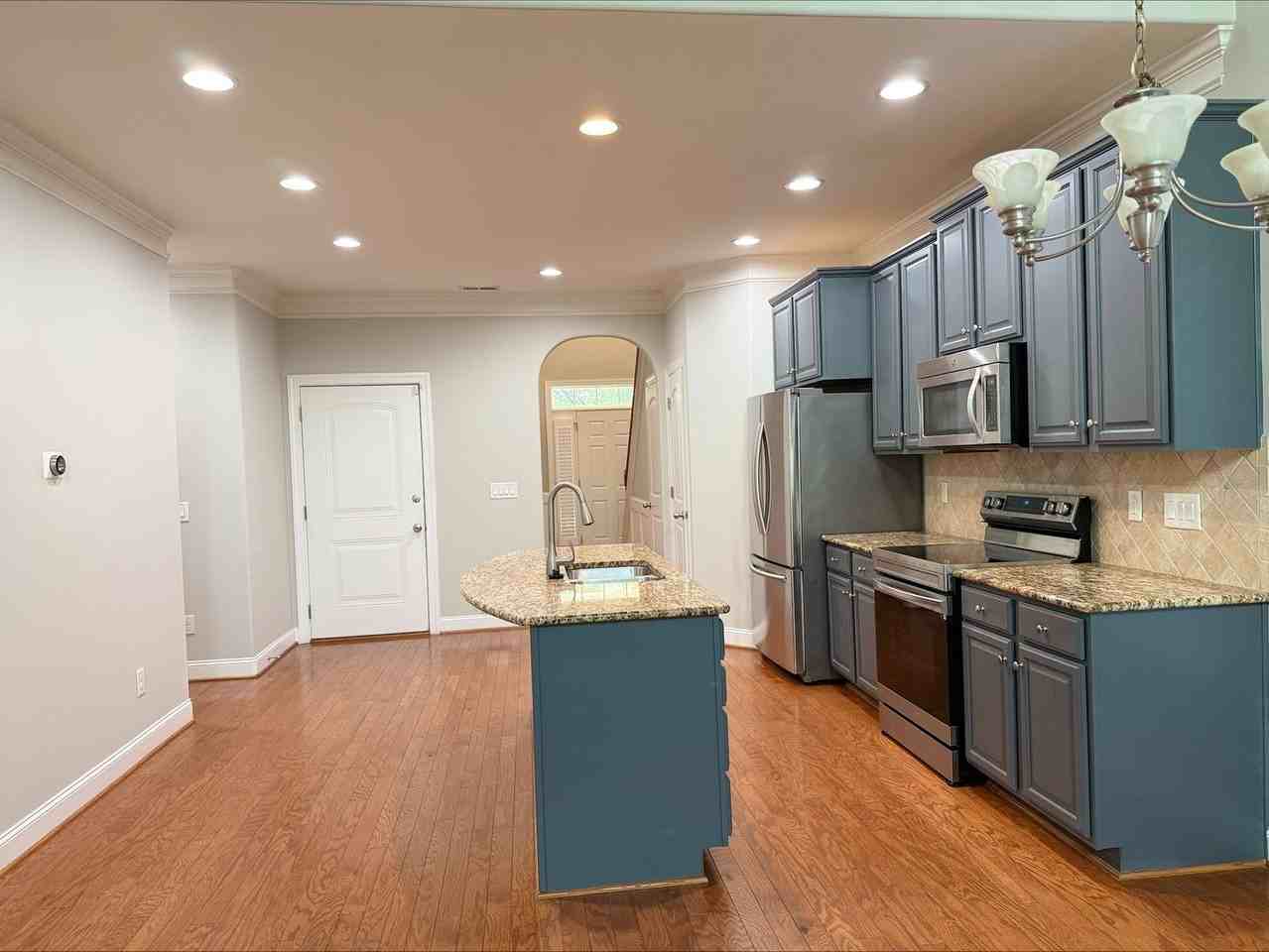 721 Piedmont Crossing Dr - Photo 3 of 25