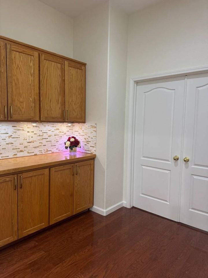 10374 N Sierra Vista Ave - Photo 7 of 10