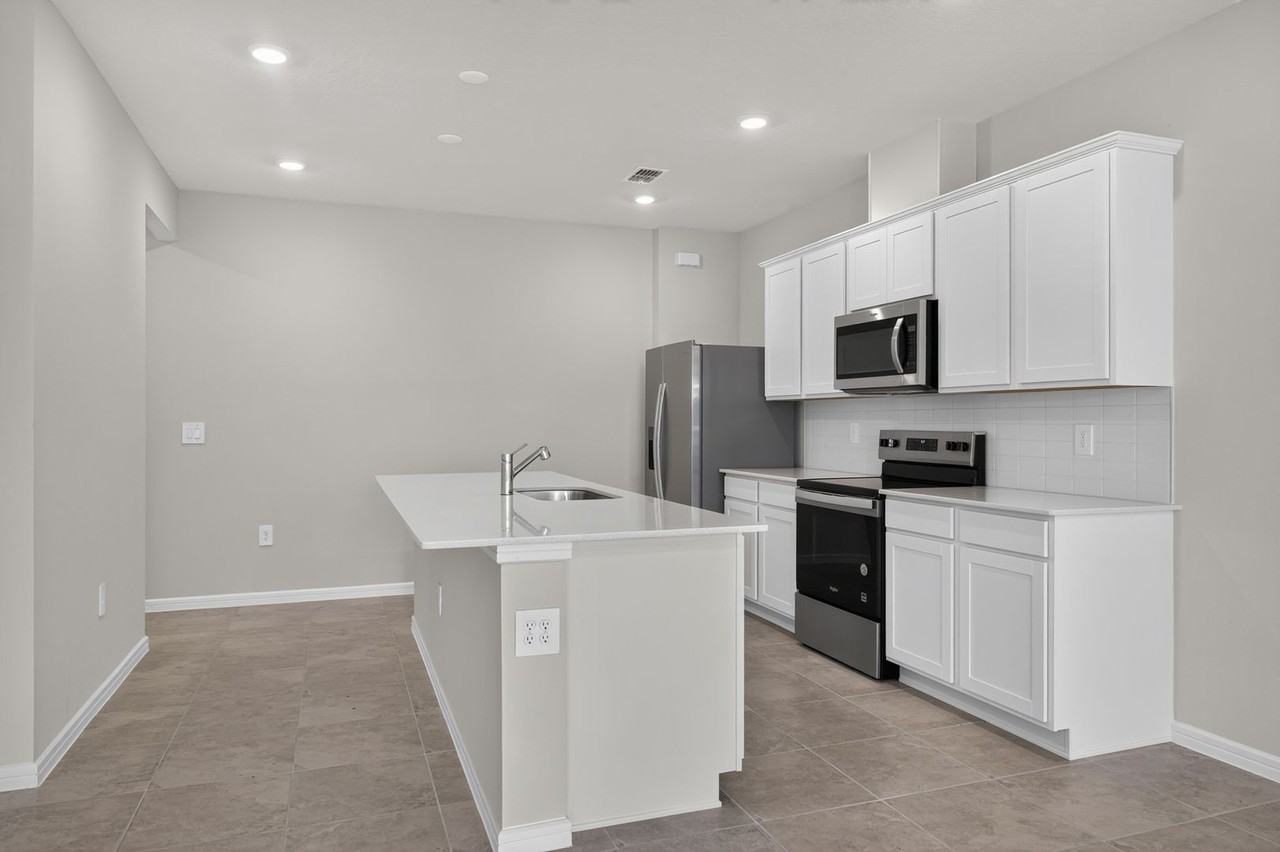 2356 Southbury Dr - Photo 3 of 24