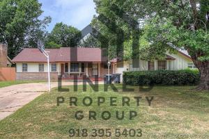 featured image of 5852 S Quebec Ave