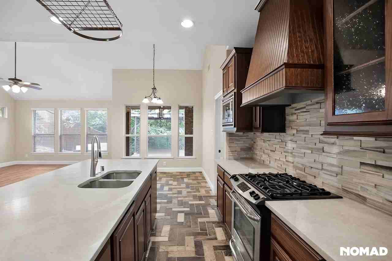 6523 Prairie Flower Trl - Photo 5 of 50