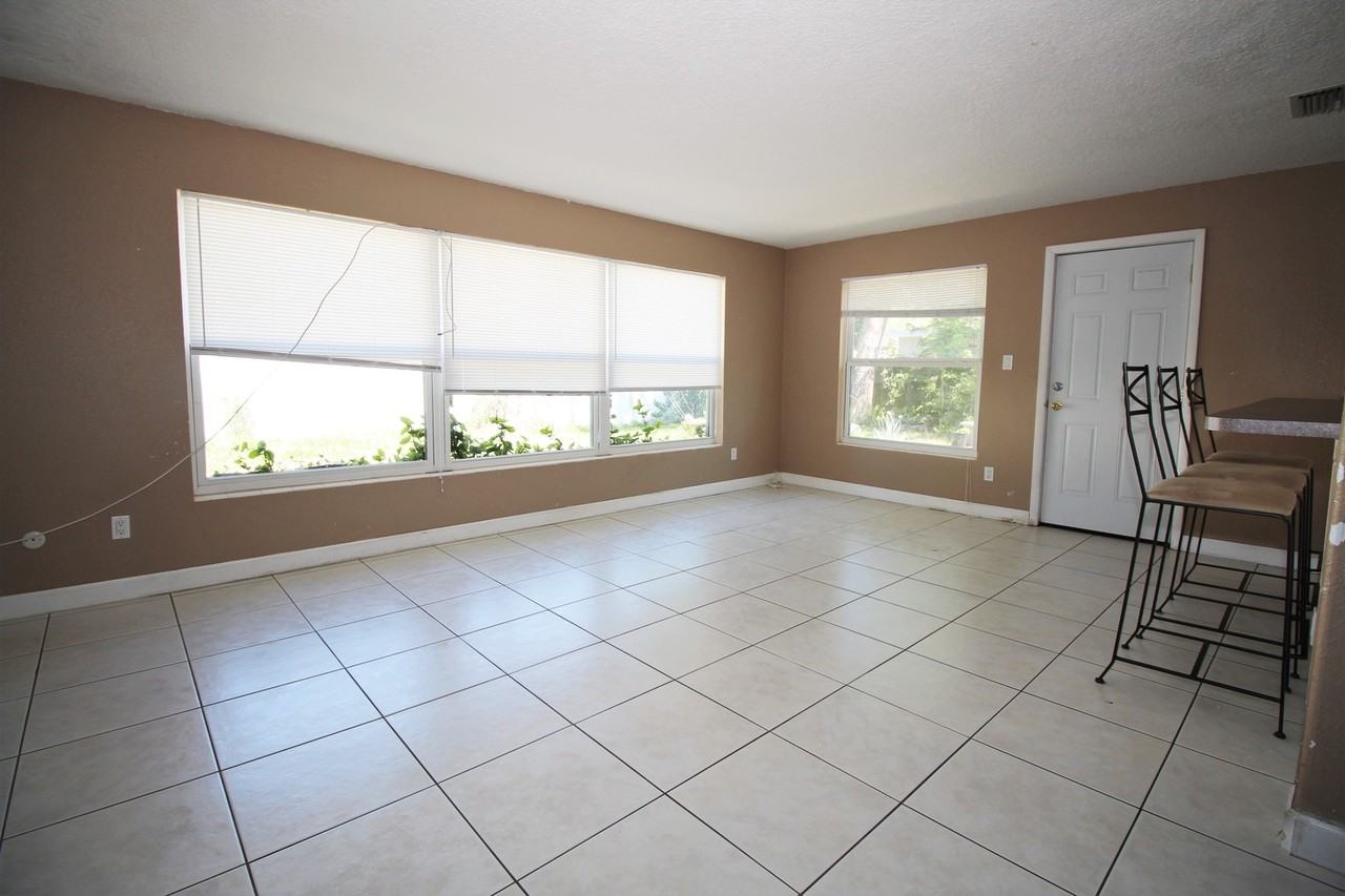 1309 Viewtop Dr - Photo 2 of 13