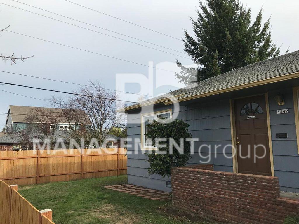 5442 Ne 38th Ave - Photo 2 of 15