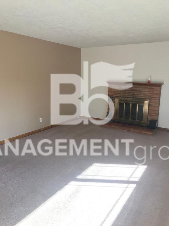 5442 Ne 38th Ave - Photo 6 of 15