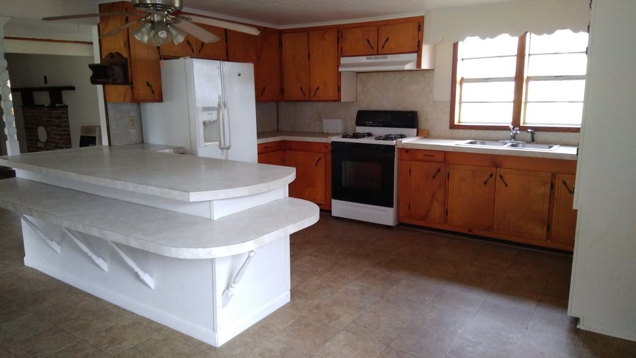 179 Edwin Nichols Rd - Photo 4 of 7
