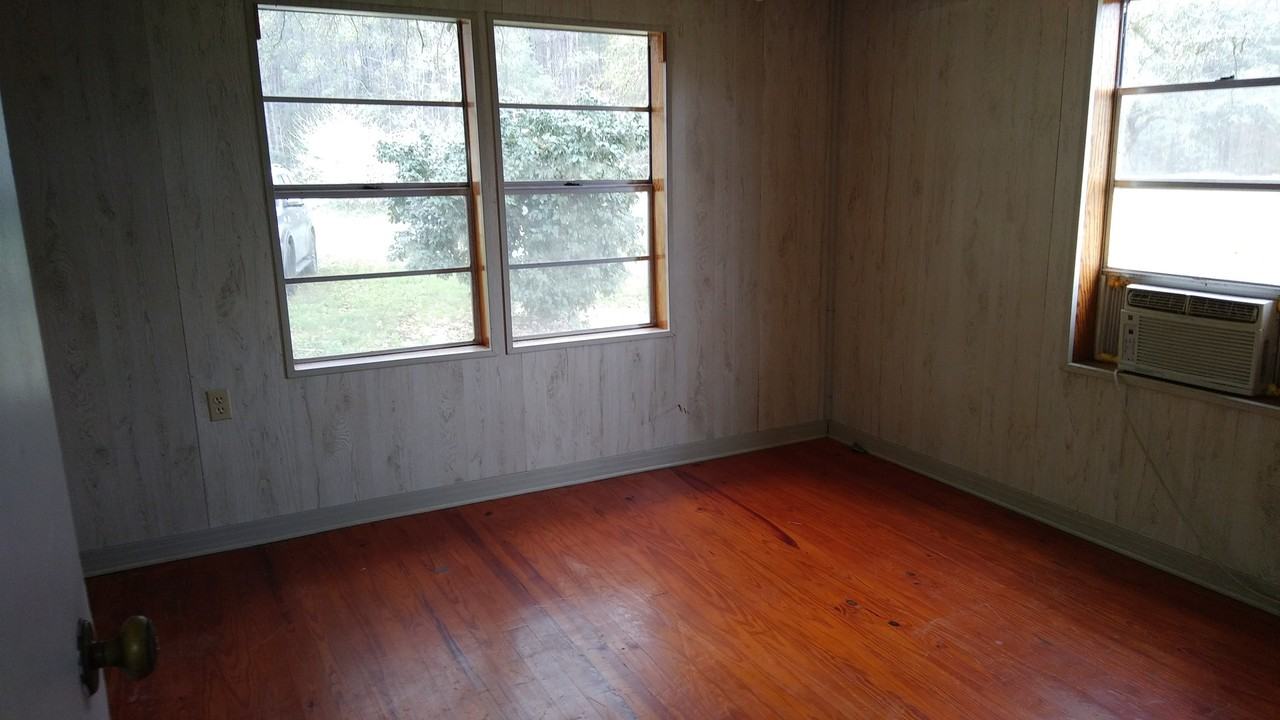 179 Edwin Nichols Rd - Photo 6 of 7