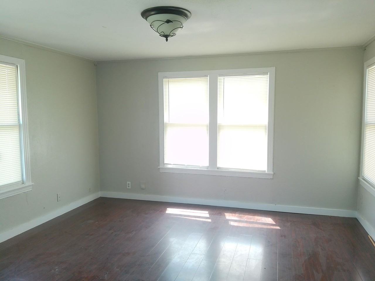 3549 Cypress St - Photo 2 of 7