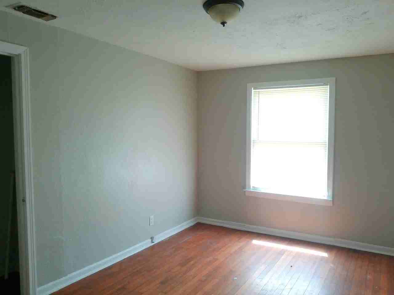 3549 Cypress St - Photo 5 of 7