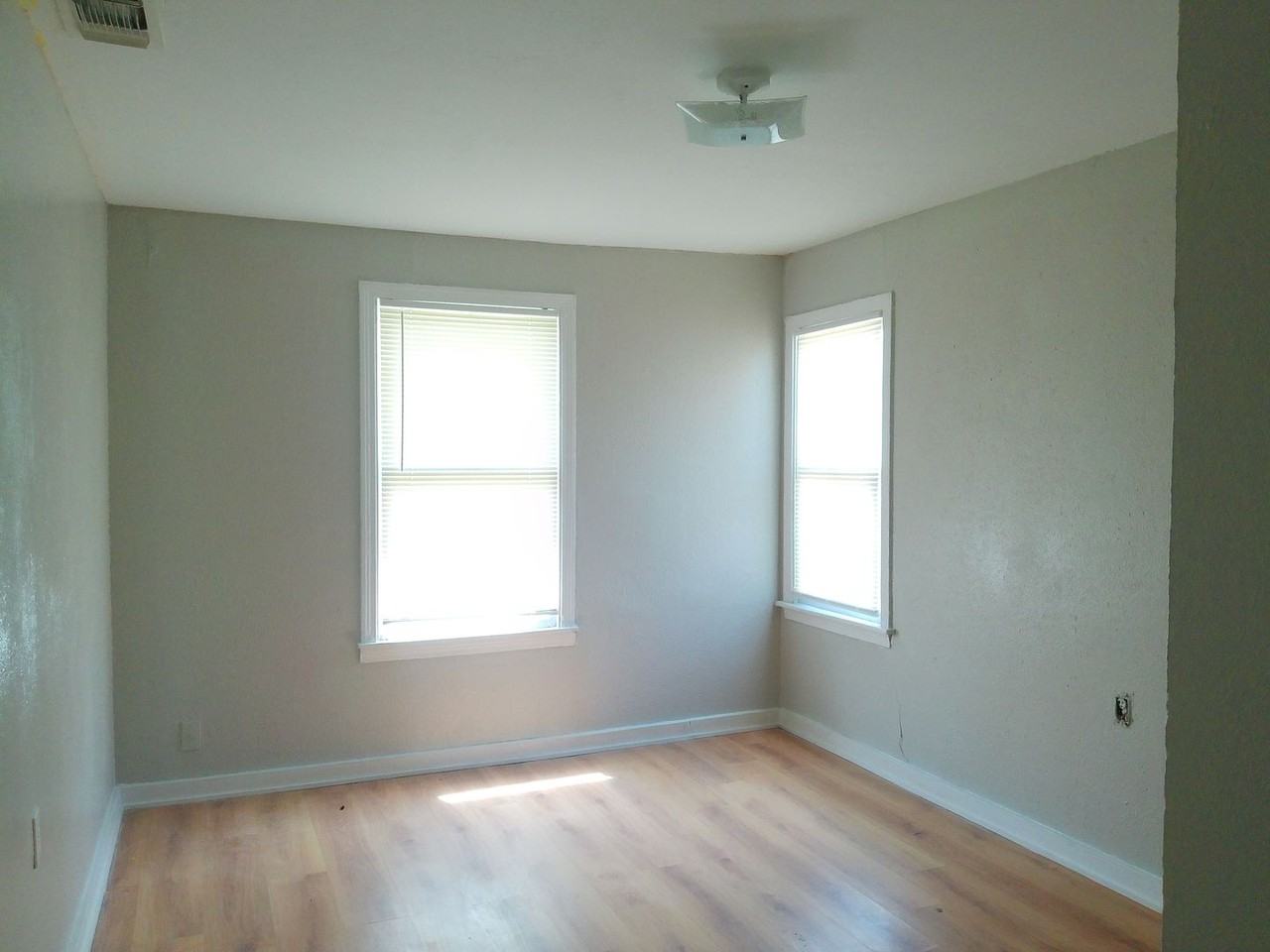3549 Cypress St - Photo 6 of 7