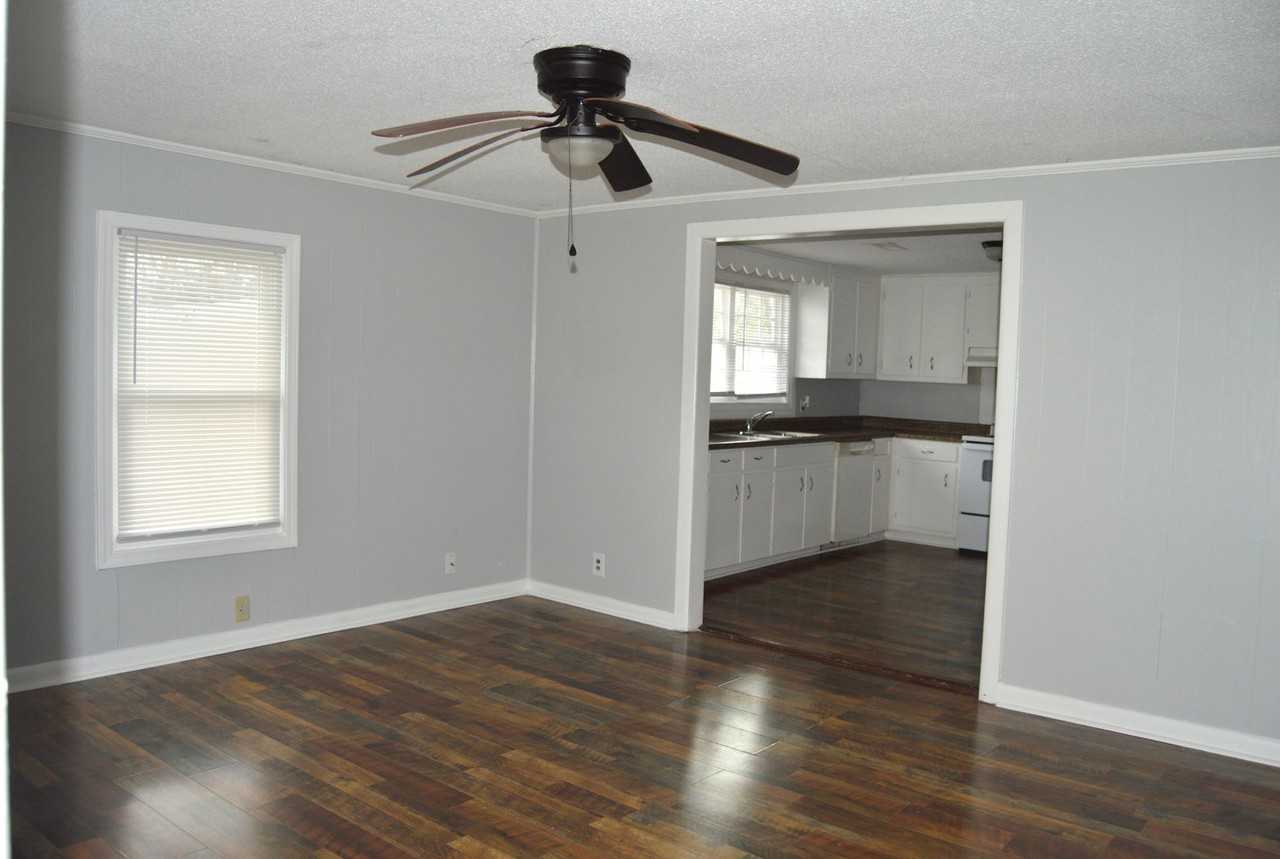 2010 Morgan Ave Sw - Photo 2 of 19