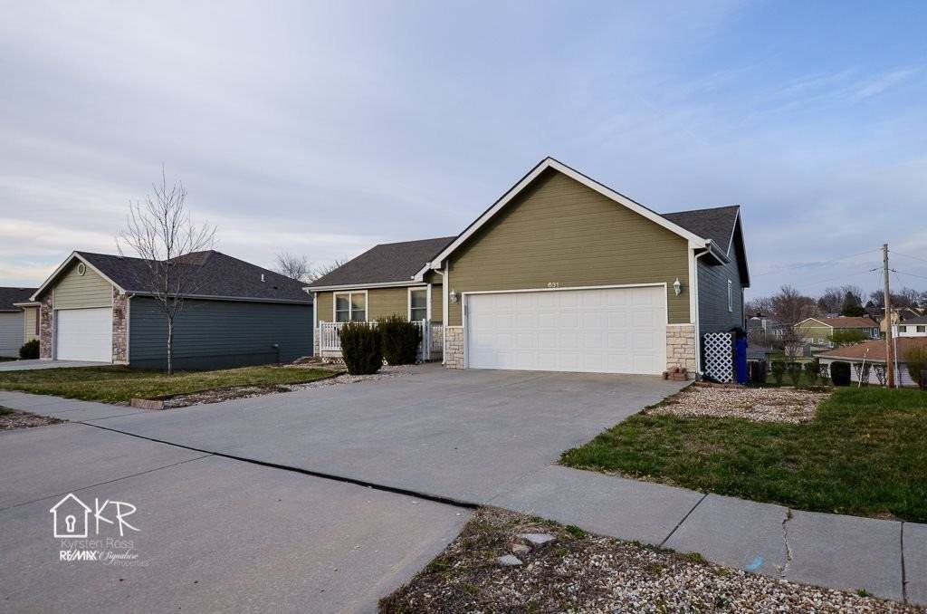 631 Tall Grass Dr - Photo 2 of 25