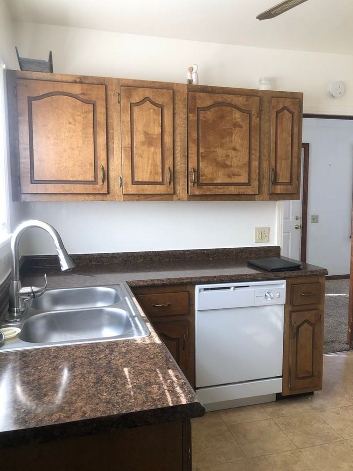 555 Woodsdale Ave - Photo 5 of 23