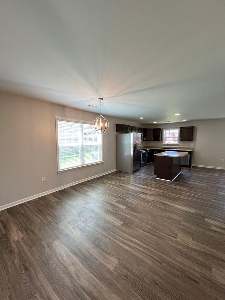 311 Glenlea Ln - Photo 2 of 16