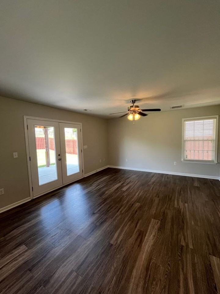 311 Glenlea Ln - Photo 4 of 16
