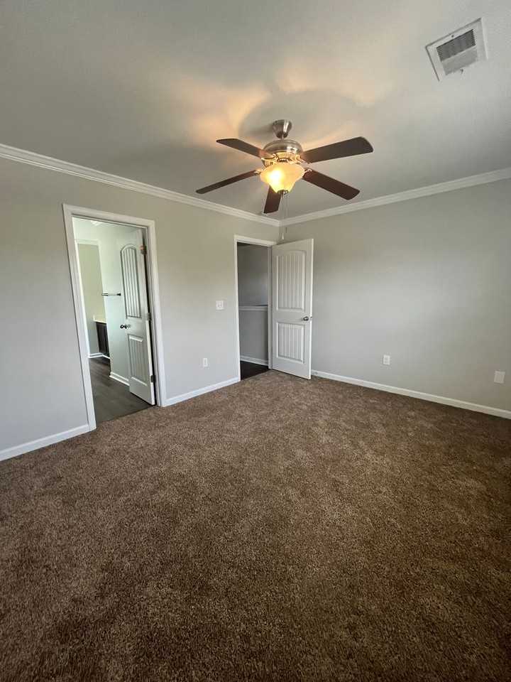 311 Glenlea Ln - Photo 7 of 16