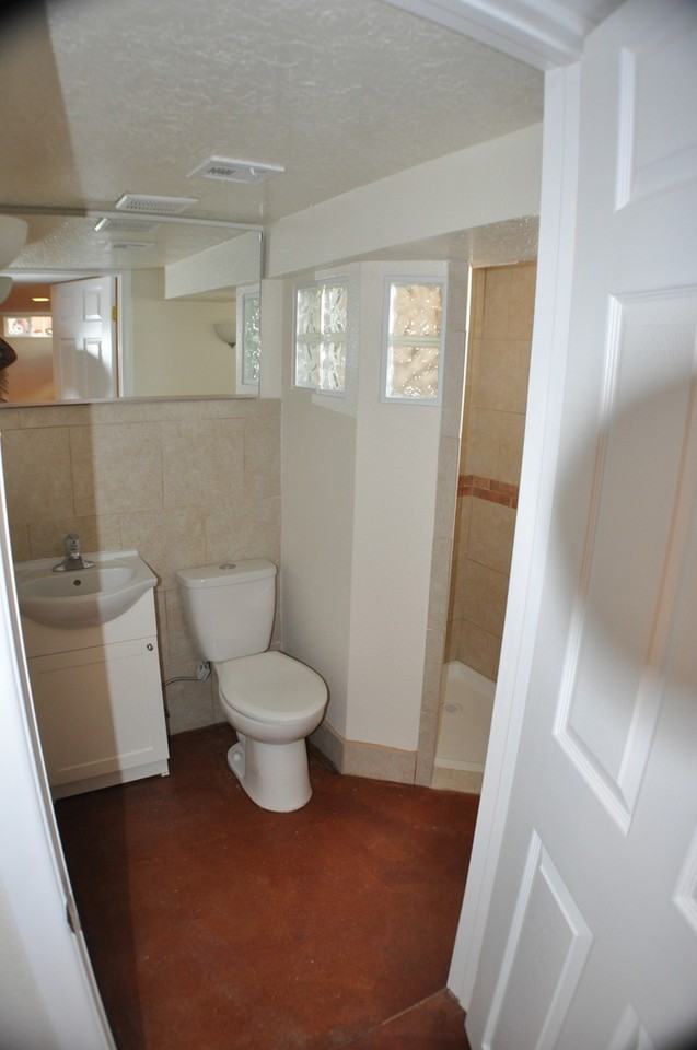 201 Maple St Ne - Photo 3 of 17