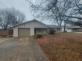 featured image of 1022 W Bel Air Dr