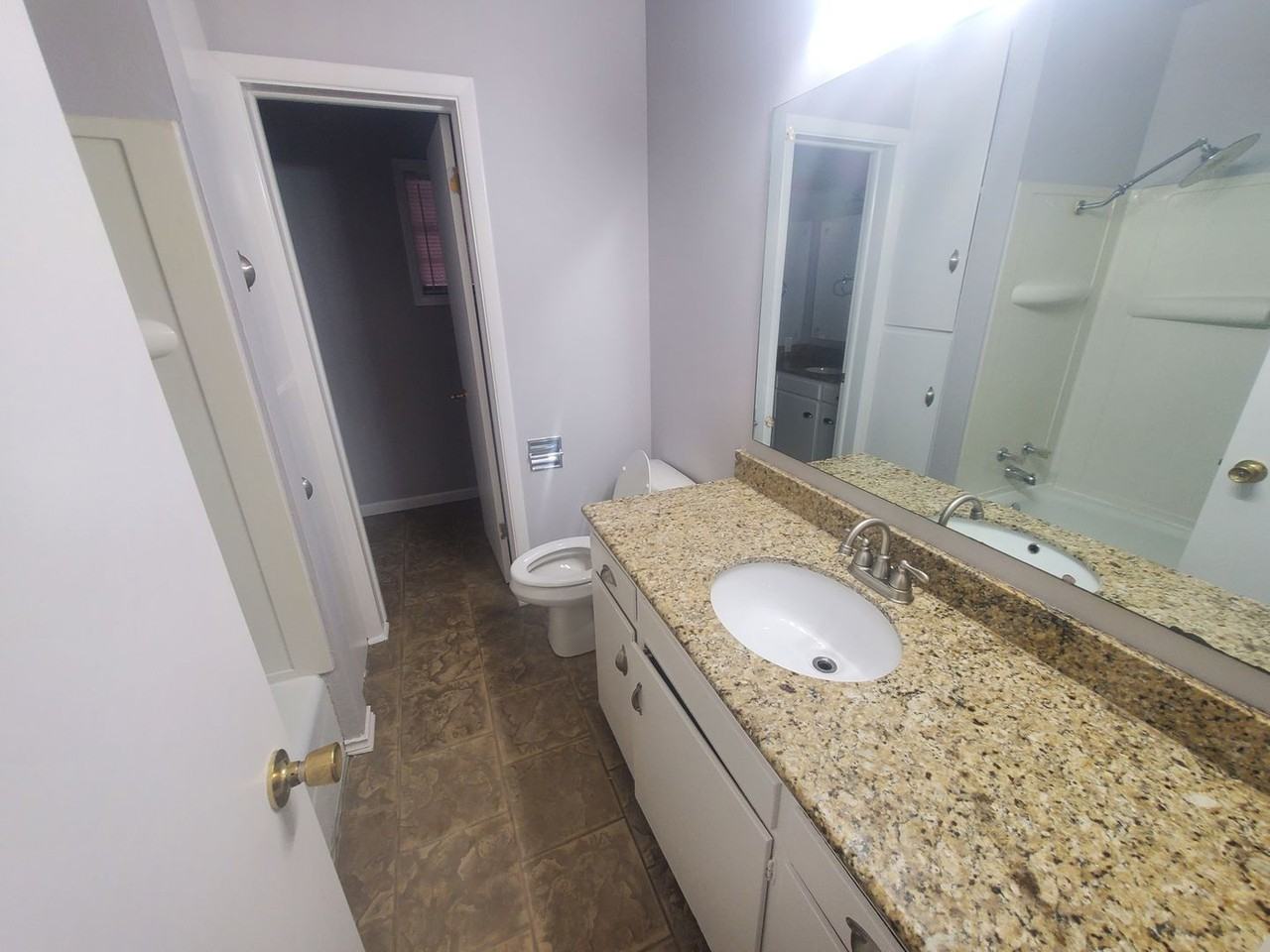 1022 W Bel Air Dr - Photo 3 of 9