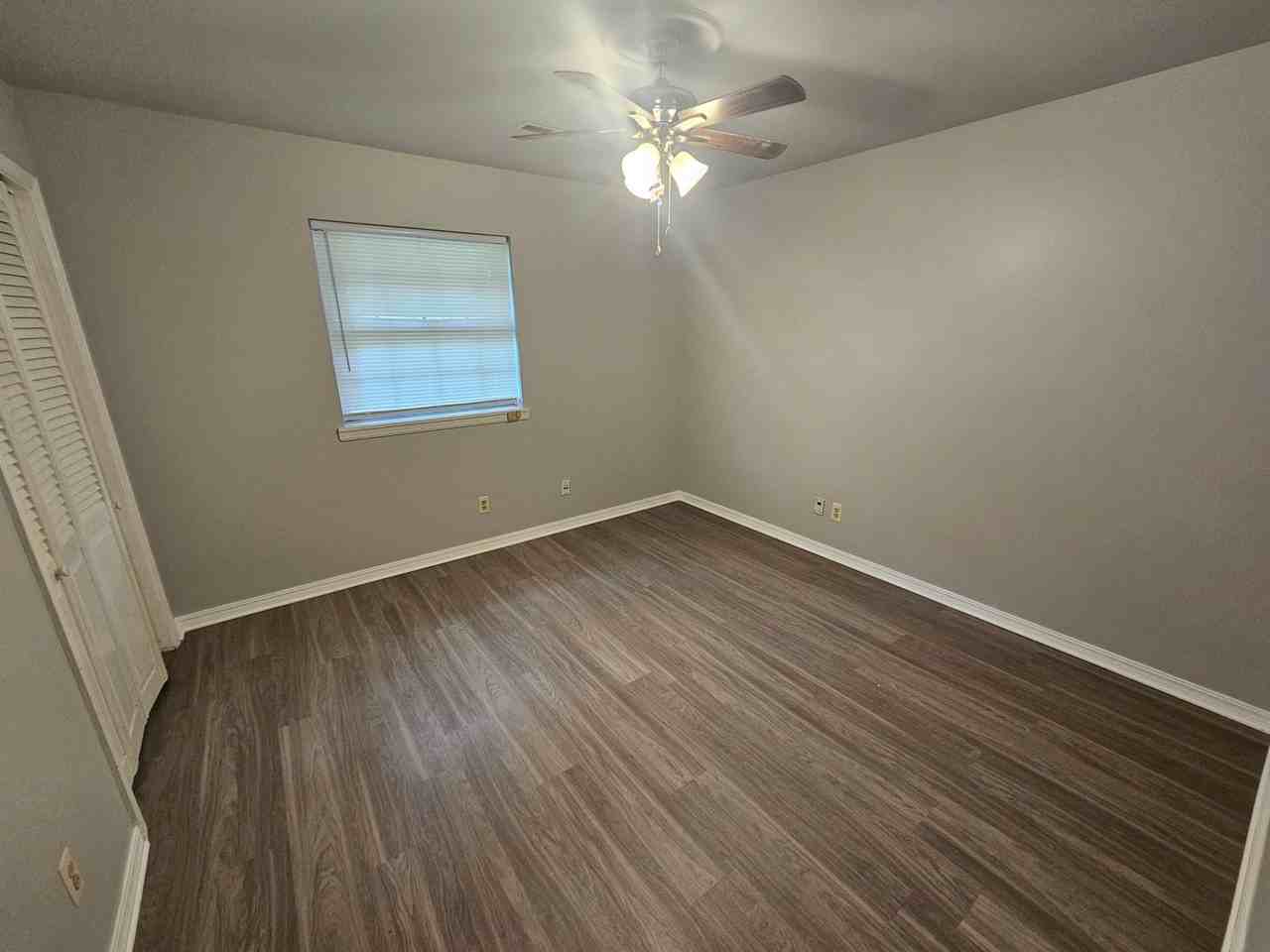 1022 W Bel Air Dr - Photo 5 of 9