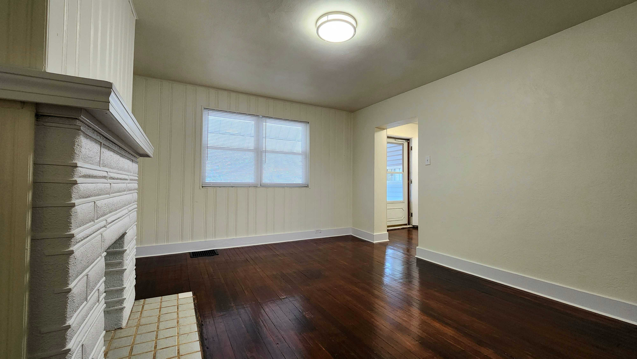 513 Margaret St - Photo 6 of 23
