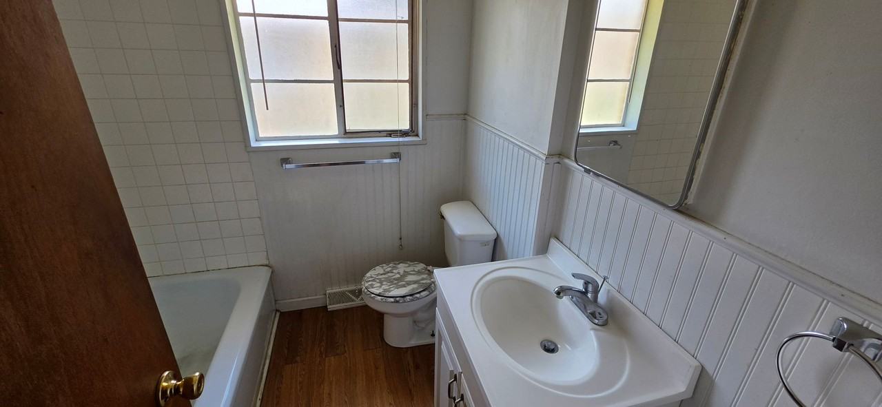 2524 N Elizabeth St - Photo 3 of 8