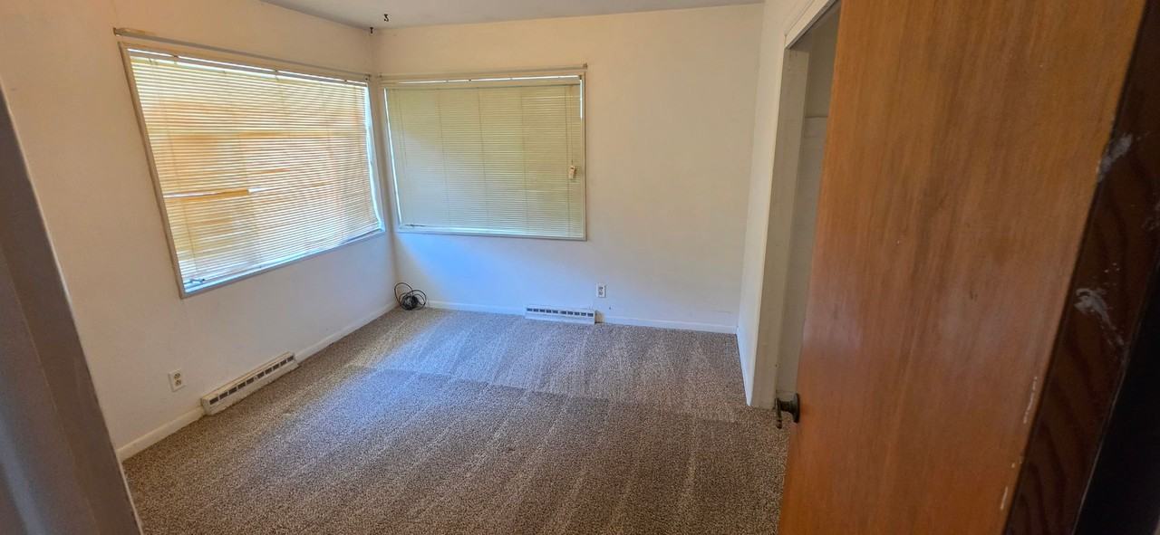 2524 N Elizabeth St - Photo 4 of 8