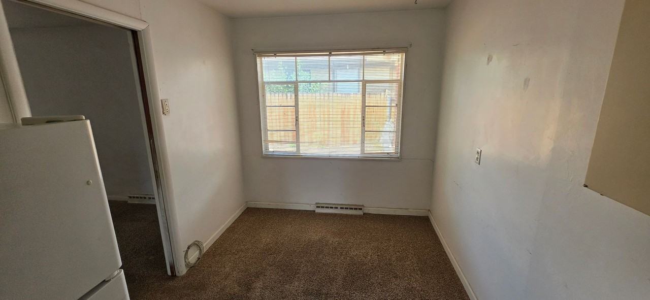 2524 N Elizabeth St - Photo 5 of 8