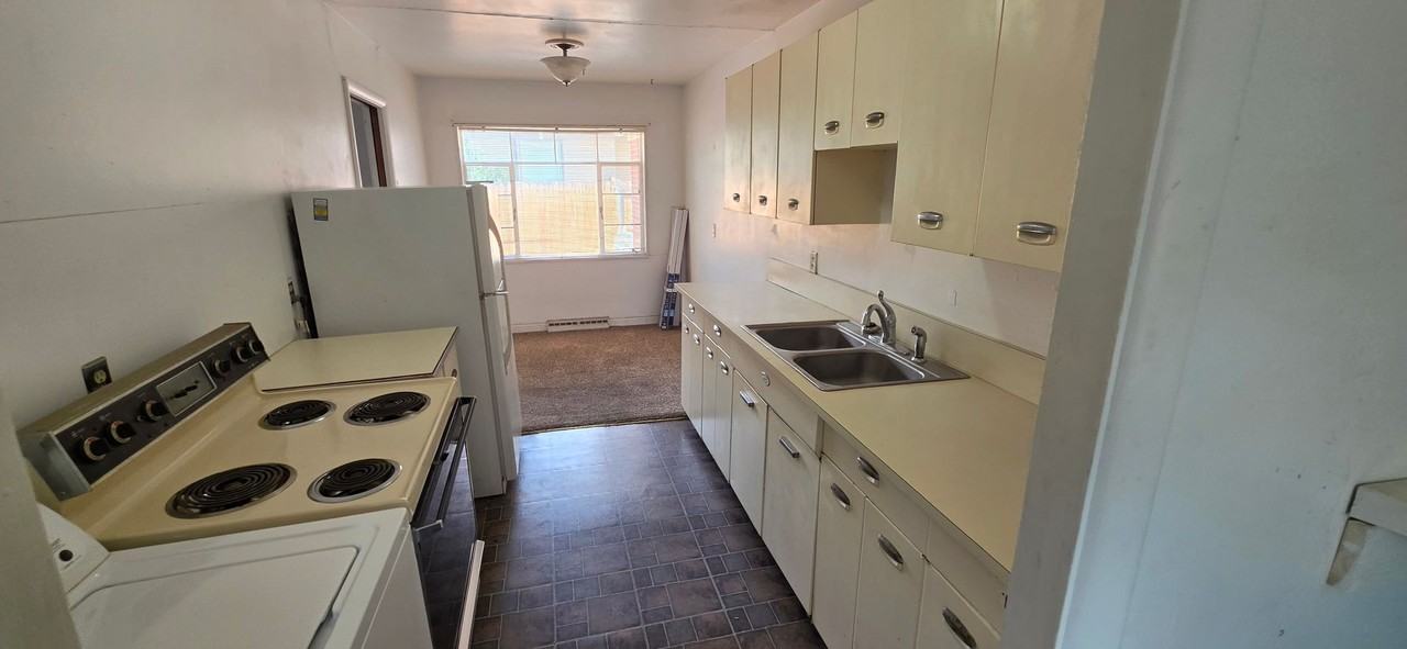 2524 N Elizabeth St - Photo 6 of 8