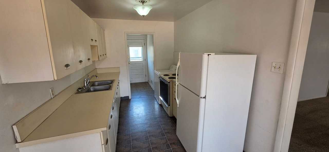 2524 N Elizabeth St - Photo 7 of 8