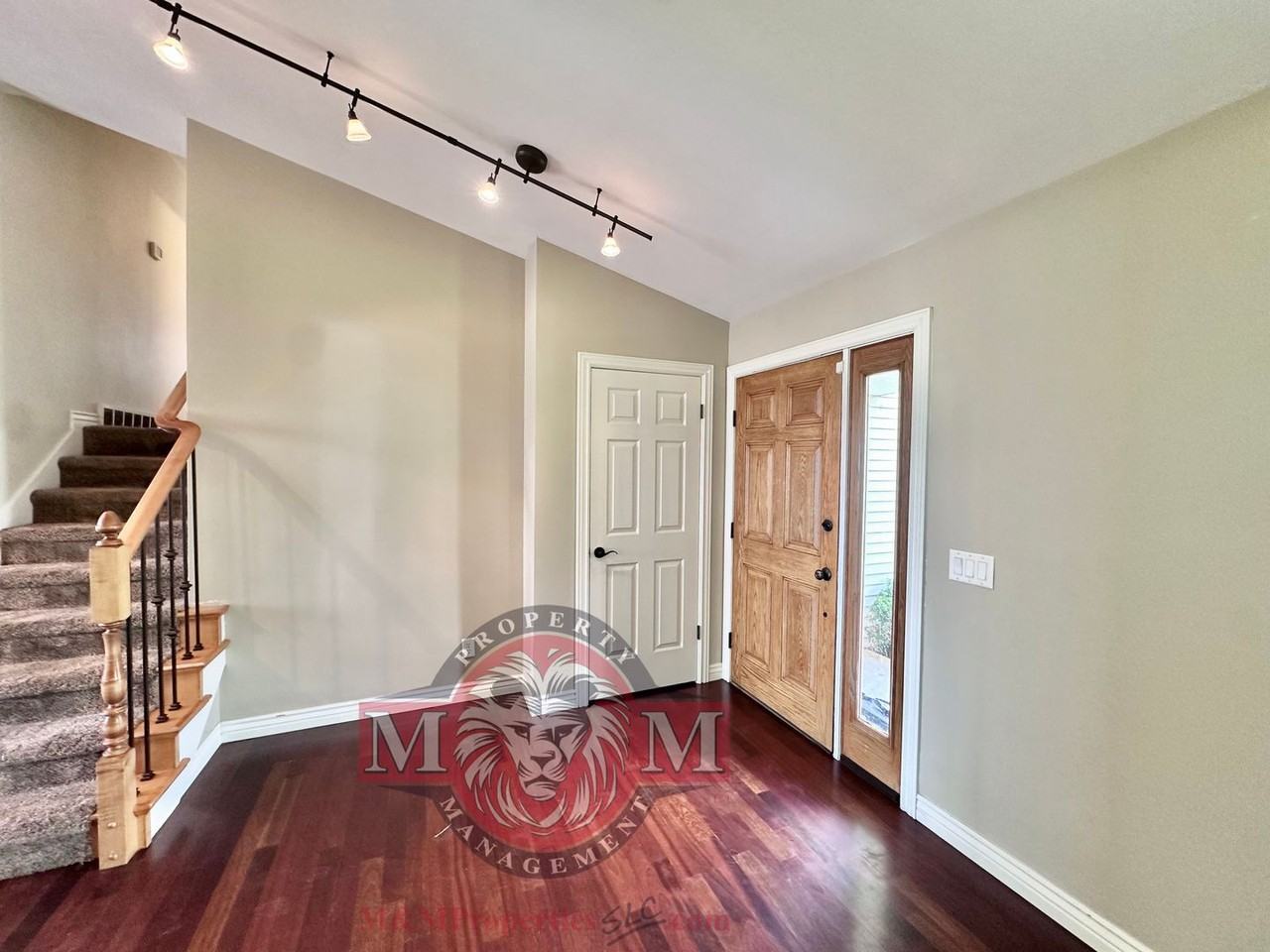 12128 S Woodridge Rd - Photo 3 of 50