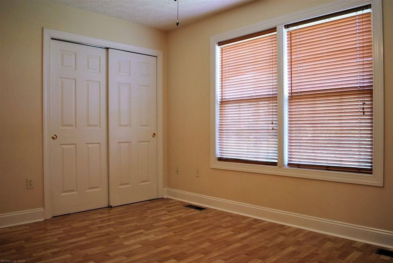 415 Oaktree Blvd - Photo 5 of 13