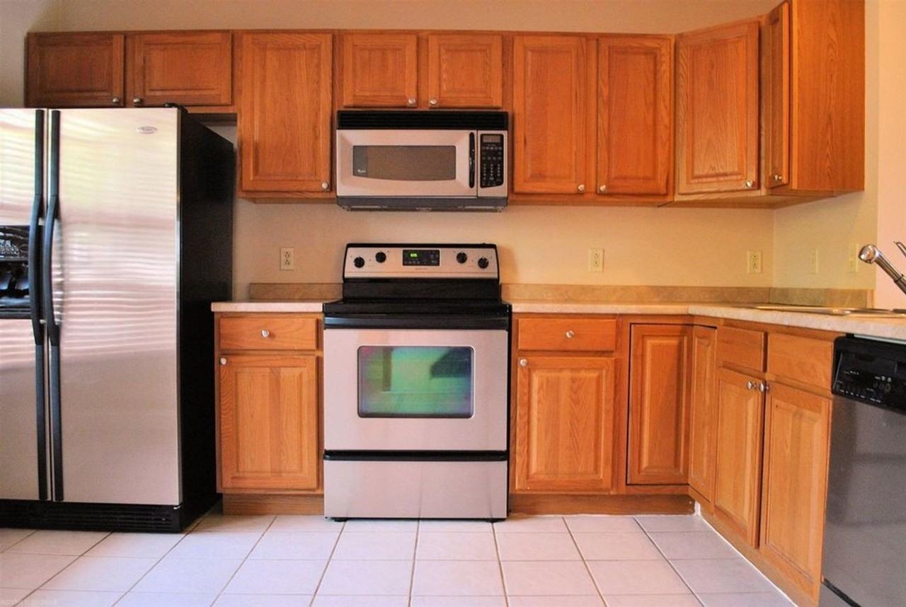 415 Oaktree Blvd - Photo 7 of 13