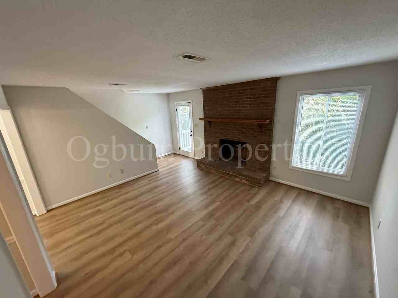 1905 Winding Ridge Rd - Photo 4 of 17