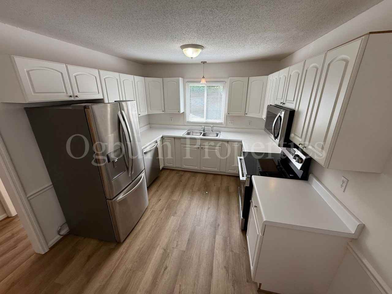 1905 Winding Ridge Rd - Photo 7 of 17