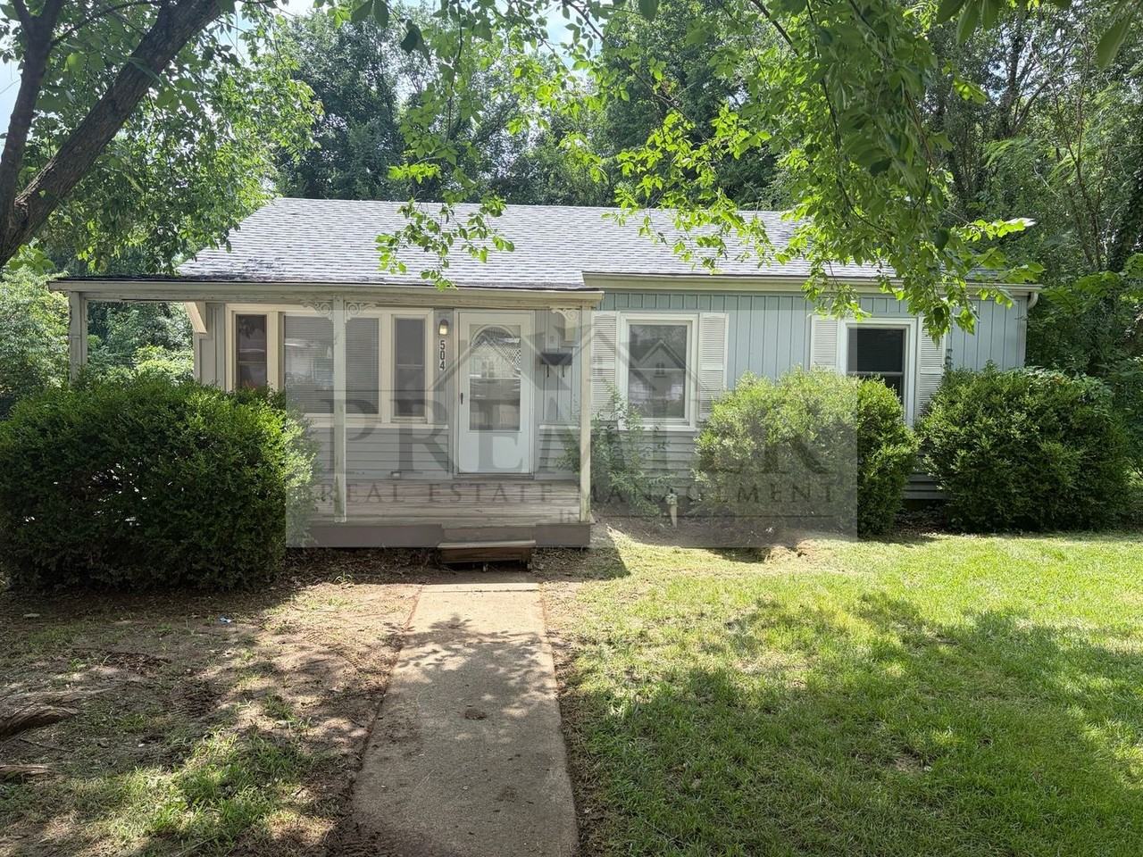 504 N Westwood Dr - Photo 2 of 22