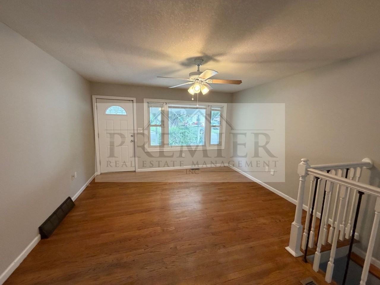504 N Westwood Dr - Photo 4 of 22