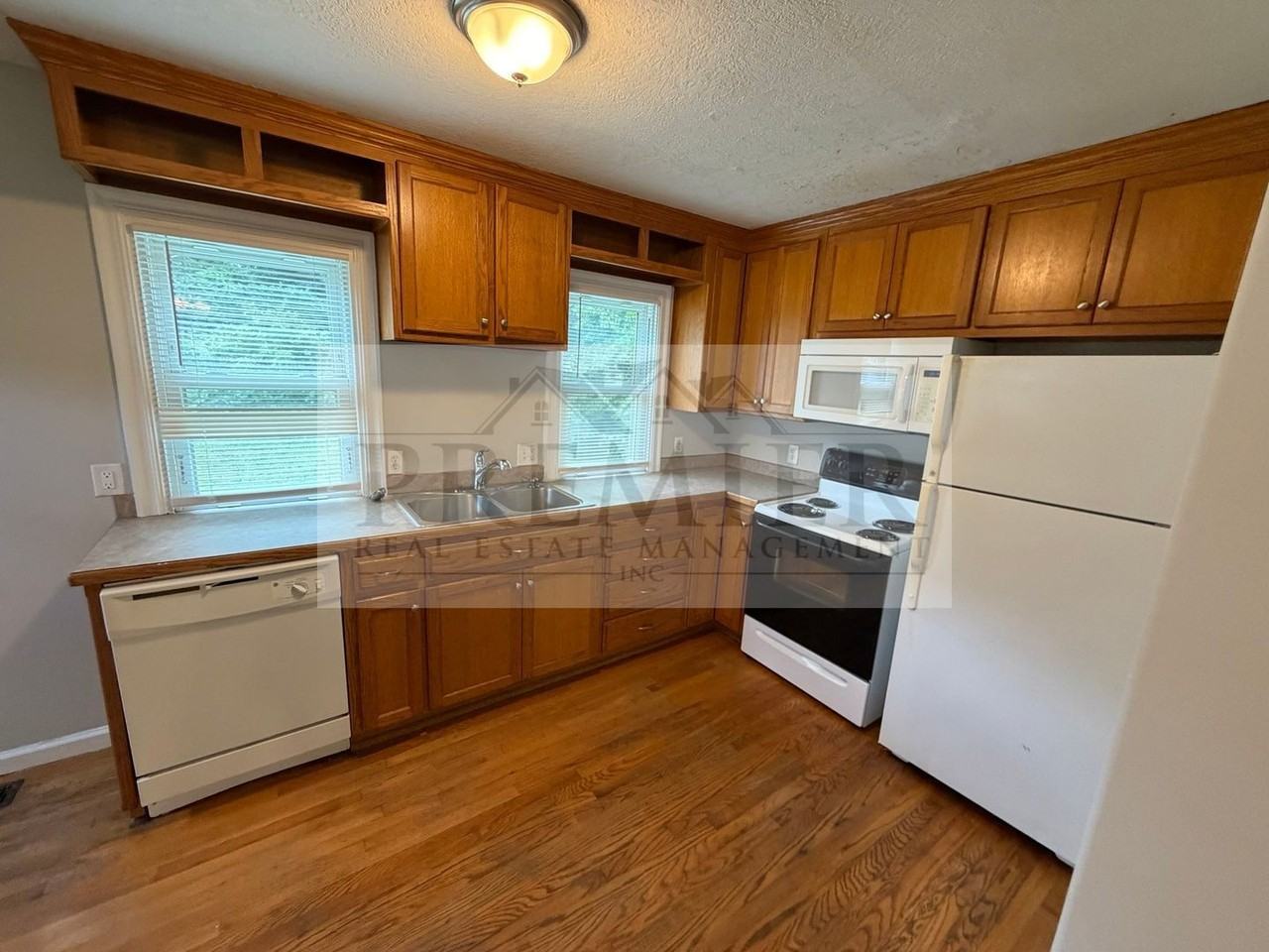 504 N Westwood Dr - Photo 5 of 22