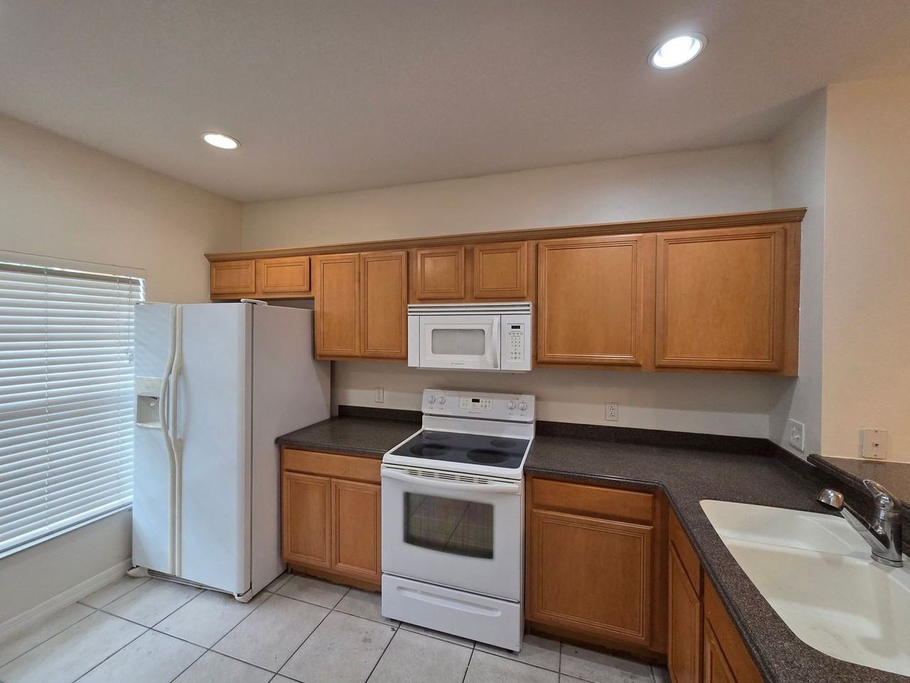 8511 Trail Wind Dr - Photo 3 of 26