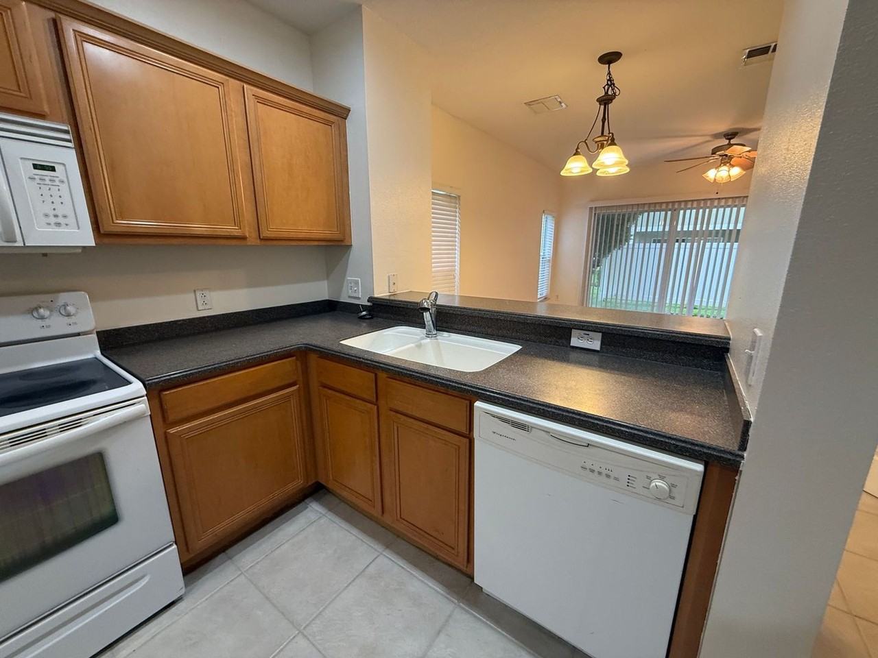 8511 Trail Wind Dr - Photo 5 of 26