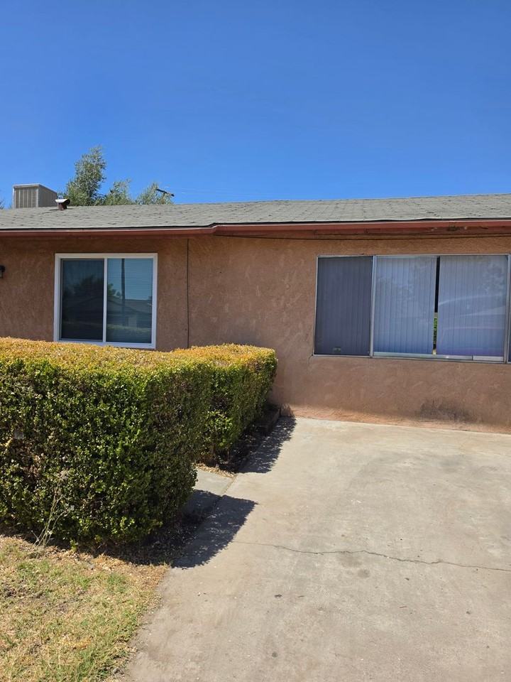 41441 David Rd - Photo 2 of 32