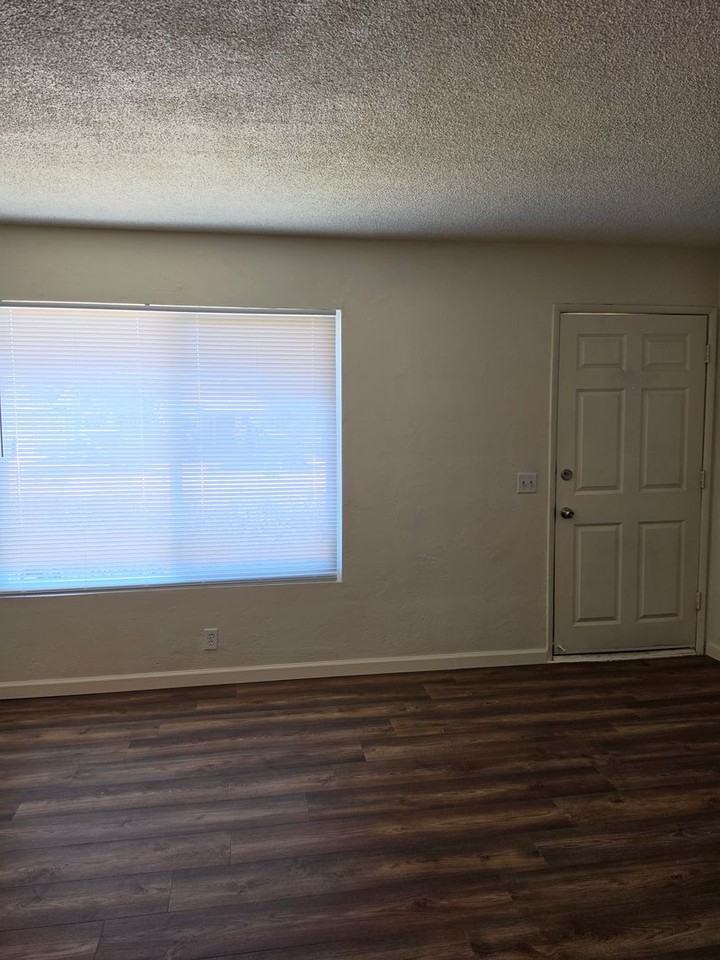 41441 David Rd - Photo 5 of 32