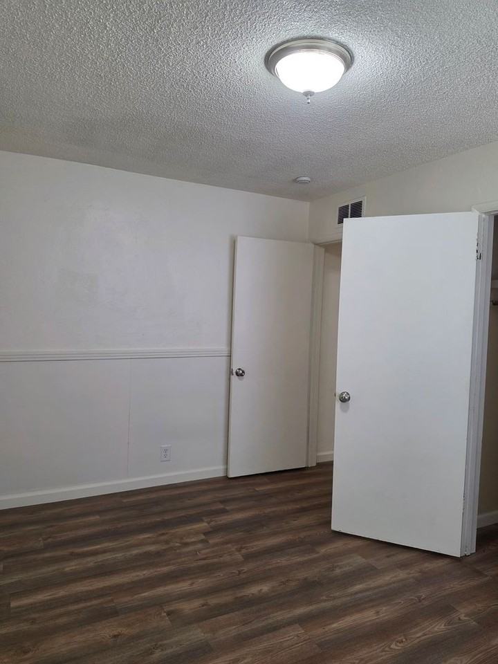 41441 David Rd - Photo 7 of 32