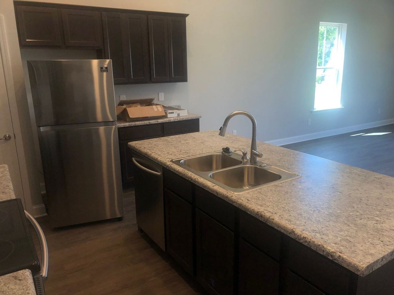 455 Toronto Ln - Photo 4 of 13