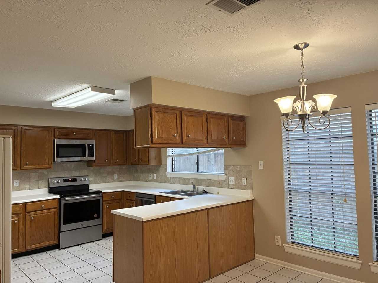 16042 Pinyon Creek Dr - Photo 6 of 30